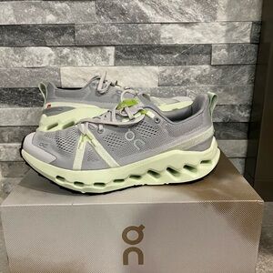 New!! On cloudsurfer trail women’s sneakers